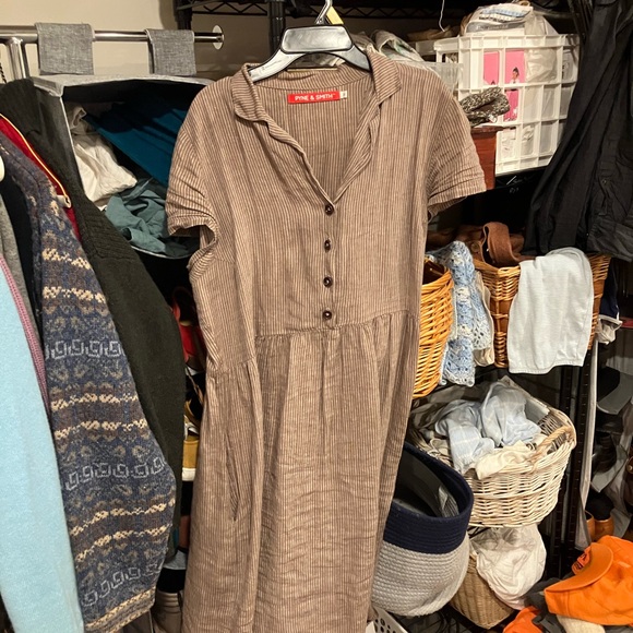 Elegant Brown Striped Dress - Picture 1 of 4